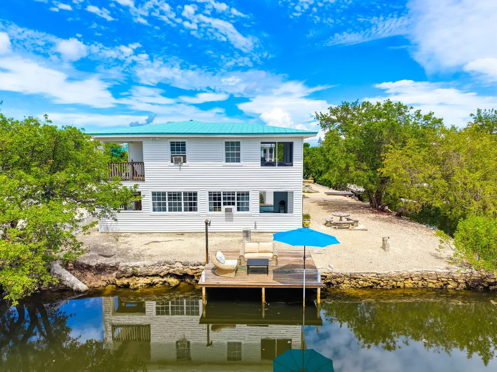 27358 Jamaica Ln, Ramrod Key, FL 33042