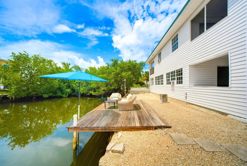 27358 Jamaica Ln, Ramrod Key, FL 33042