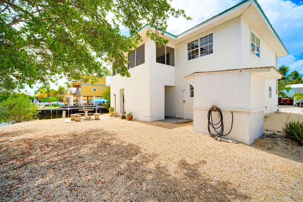 27358 Jamaica Ln, Ramrod Key, FL 33042