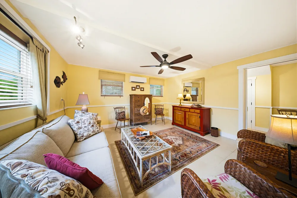 30985 Hibiscus Dr, Big Pine, FL 33043