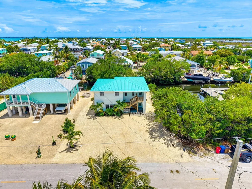27358 Jamaica Ln, Ramrod Key, FL 33042