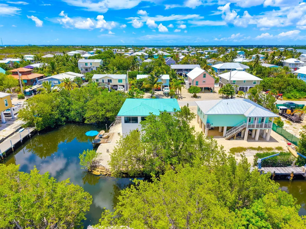 27358 Jamaica Ln, Ramrod Key, FL 33042