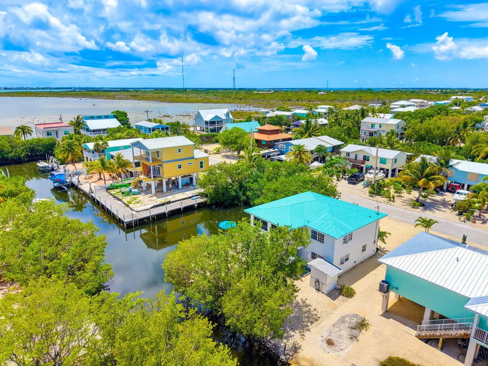 27358 Jamaica Ln, Ramrod Key, FL 33042
