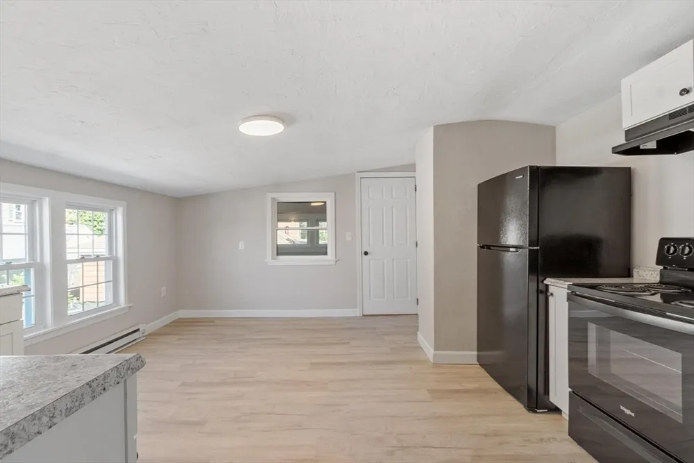 176 Washington St, Dedham, MA 02026