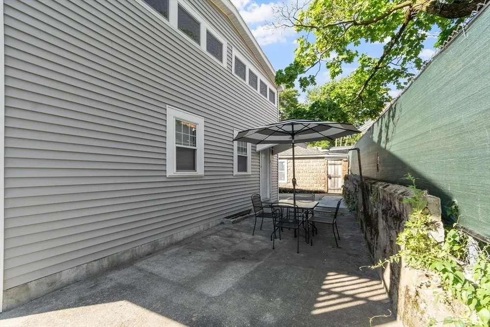 176 Washington St, Dedham, MA 02026