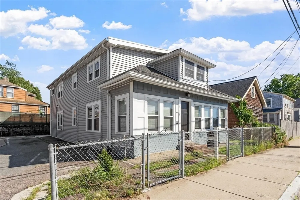 176 Washington St, Dedham, MA 02026