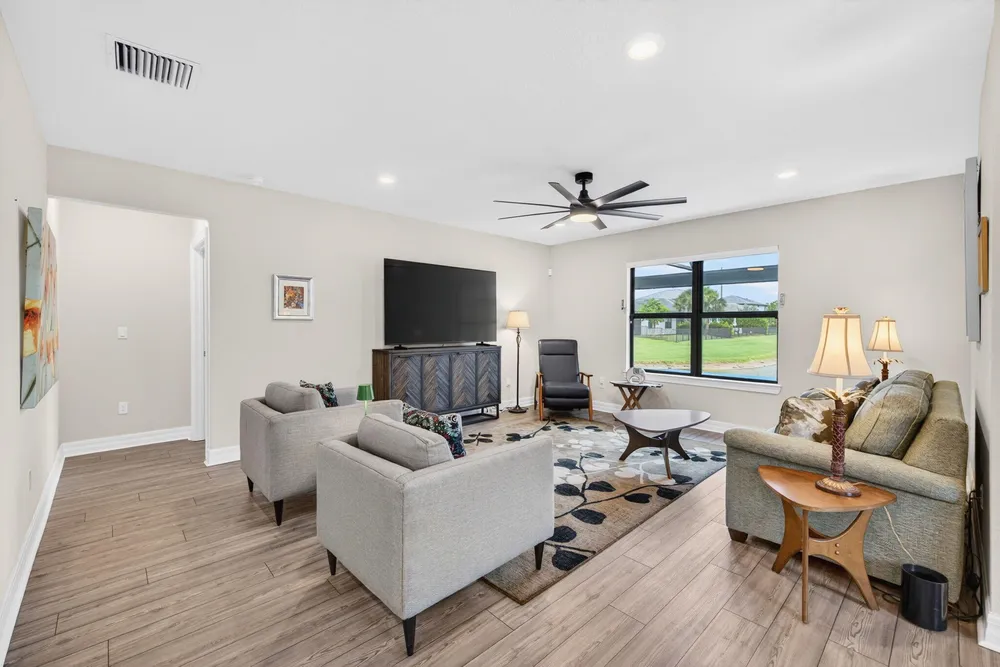 3165 Tamarind Dr, Lauderdale Lakes, FL 33311