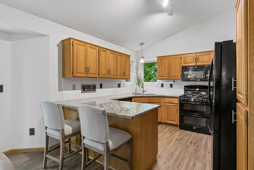 3689 Willbrook Ct, Eagan, MN 55123