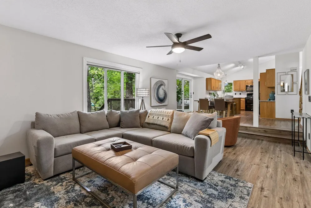 3689 Willbrook Ct, Eagan, MN 55123