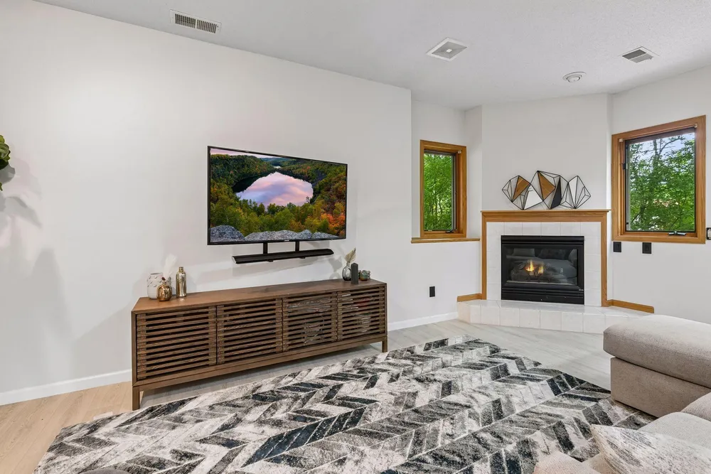 3689 Willbrook Ct, Eagan, MN 55123