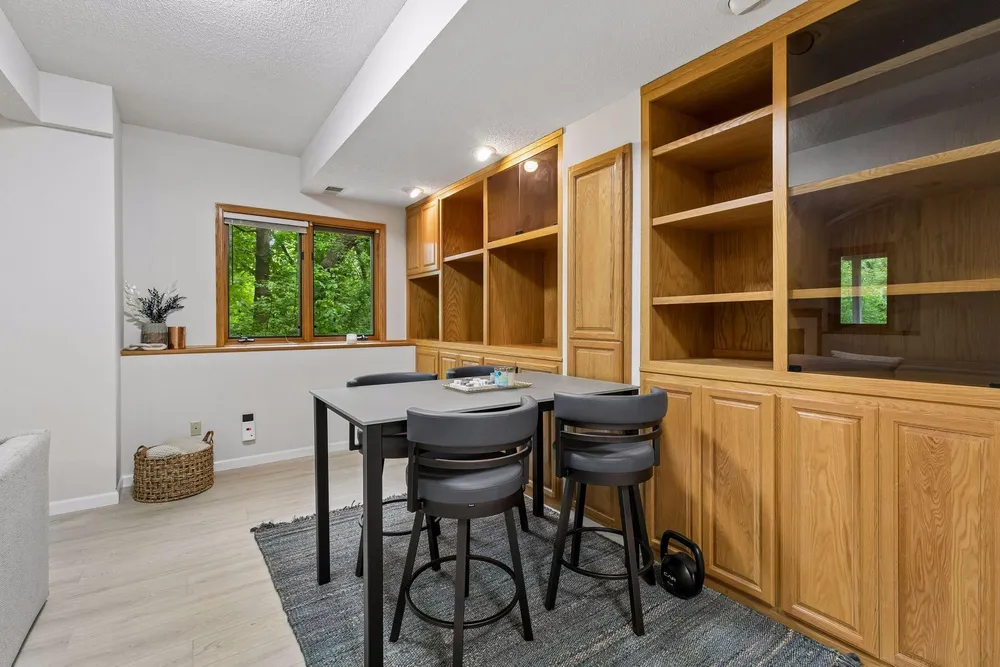 3689 Willbrook Ct, Eagan, MN 55123