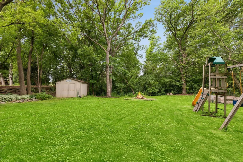 3689 Willbrook Ct, Eagan, MN 55123