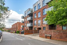 Canning Square, Enfield