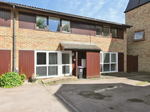 Wells Yard, Warephoto