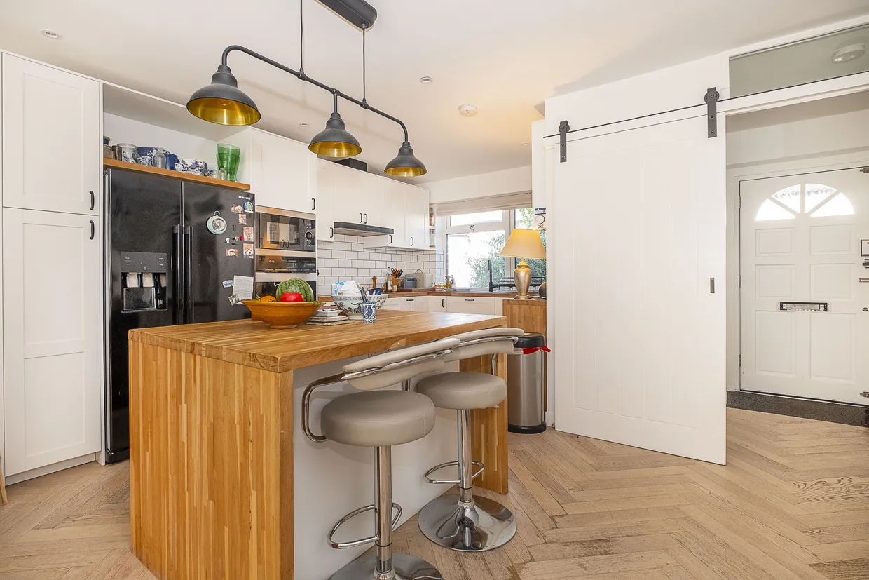 Swaffield Road, London, SW18 photo 5
