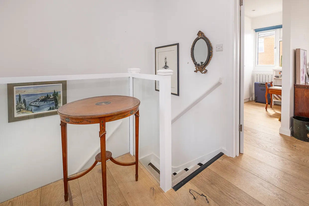 Swaffield Road, London, SW18 photo 11