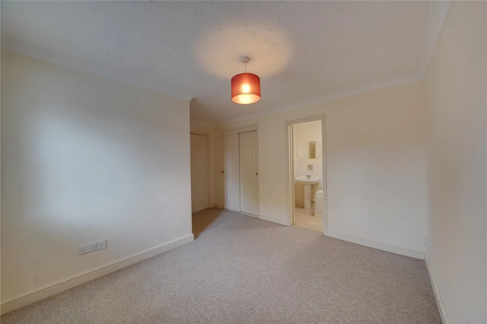 Property carousel item 6