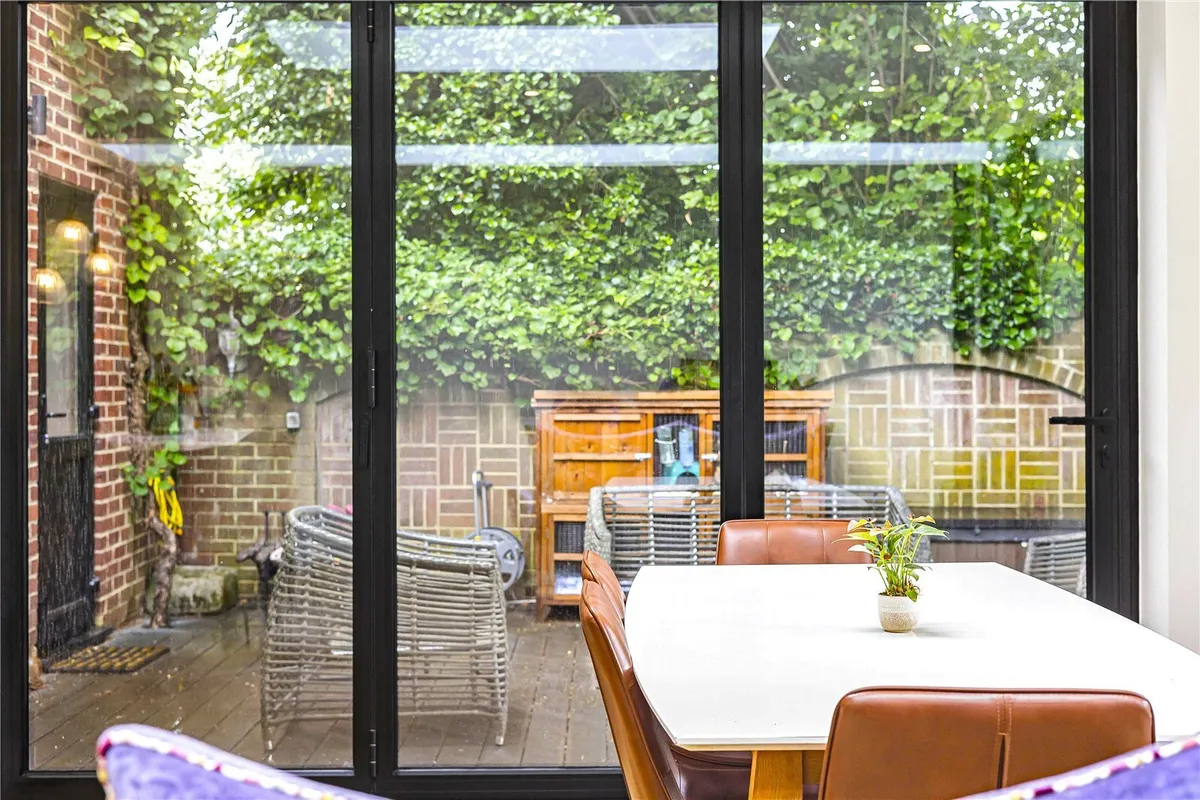 Braybrooke Gardens, Wargrave, Reading, Berkshire, RG10