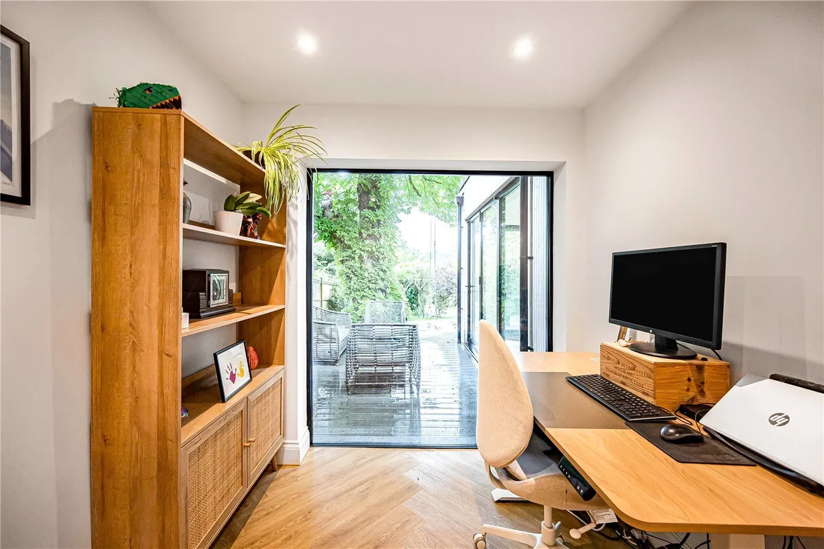Braybrooke Gardens, Wargrave, Reading, Berkshire, RG10