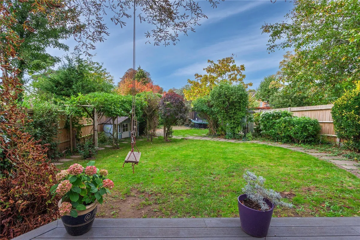 Braybrooke Gardens, Wargrave, Reading, Berkshire, RG10