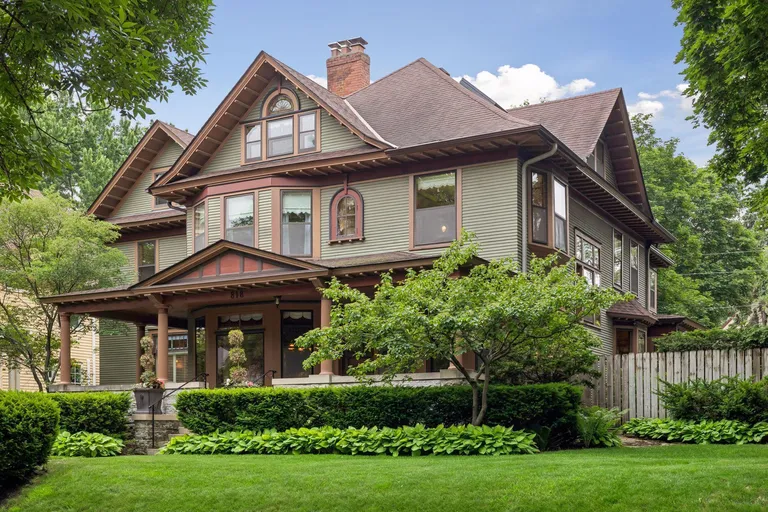 818 Goodrich Ave, St Paul, MN 55105-3345