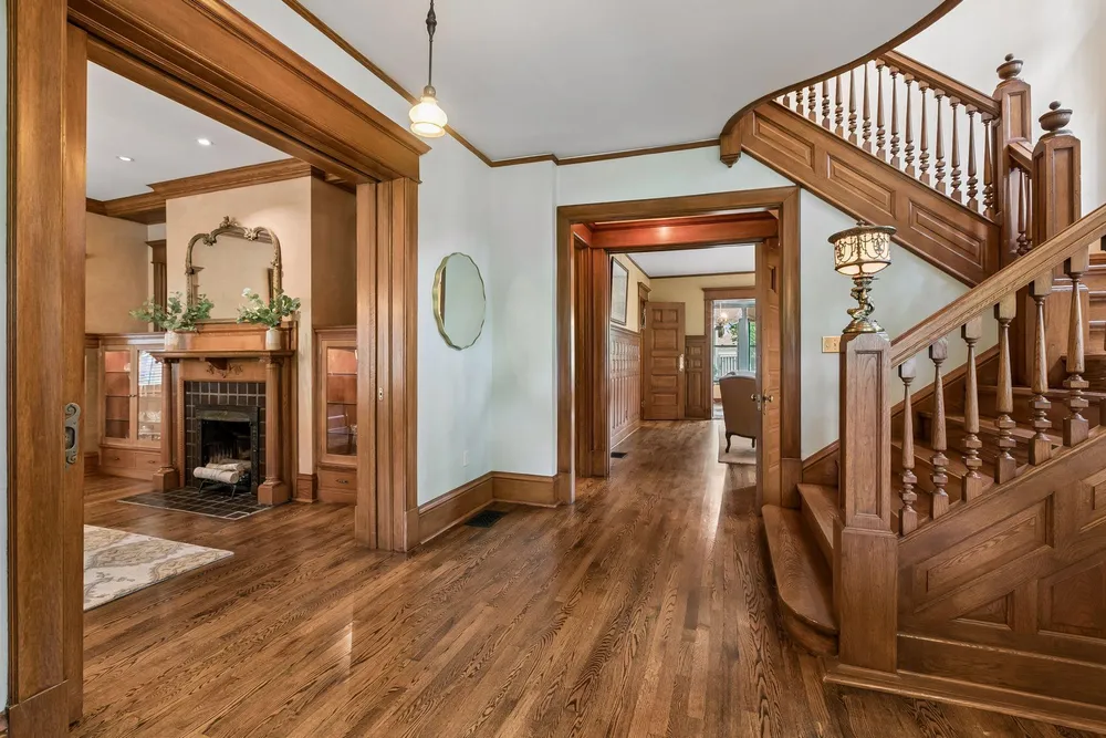 818 Goodrich Ave, St Paul, MN 55105-3345