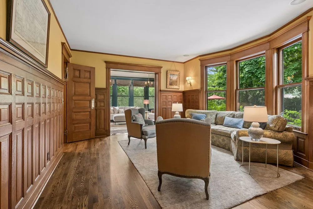 818 Goodrich Ave, St Paul, MN 55105-3345