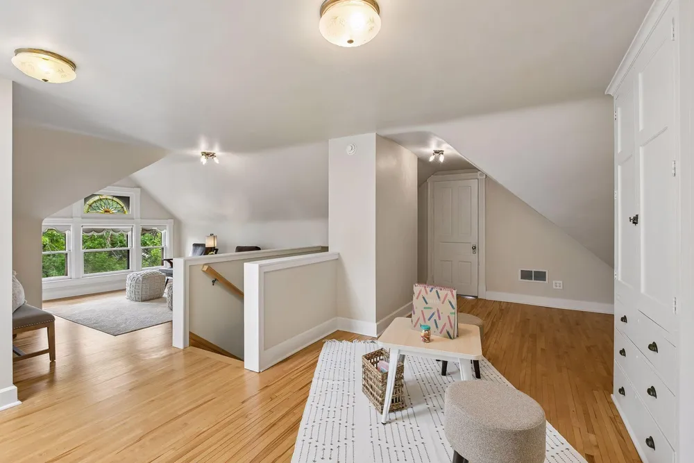 818 Goodrich Ave, St Paul, MN 55105-3345