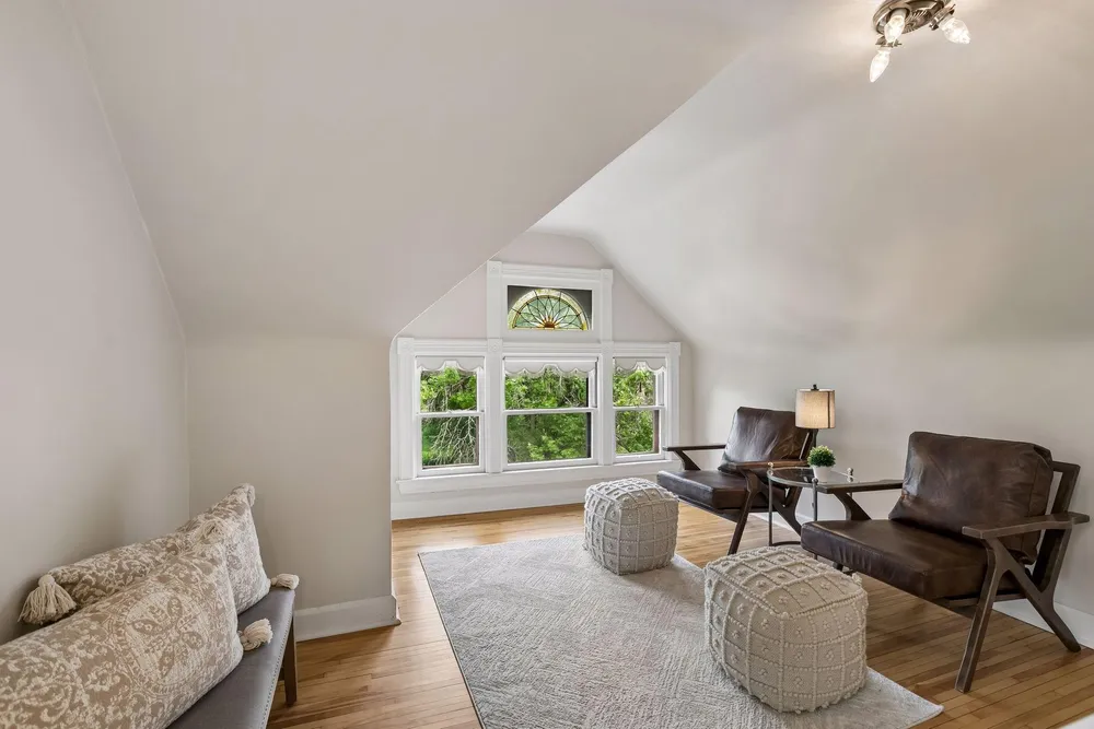 818 Goodrich Ave, St Paul, MN 55105-3345