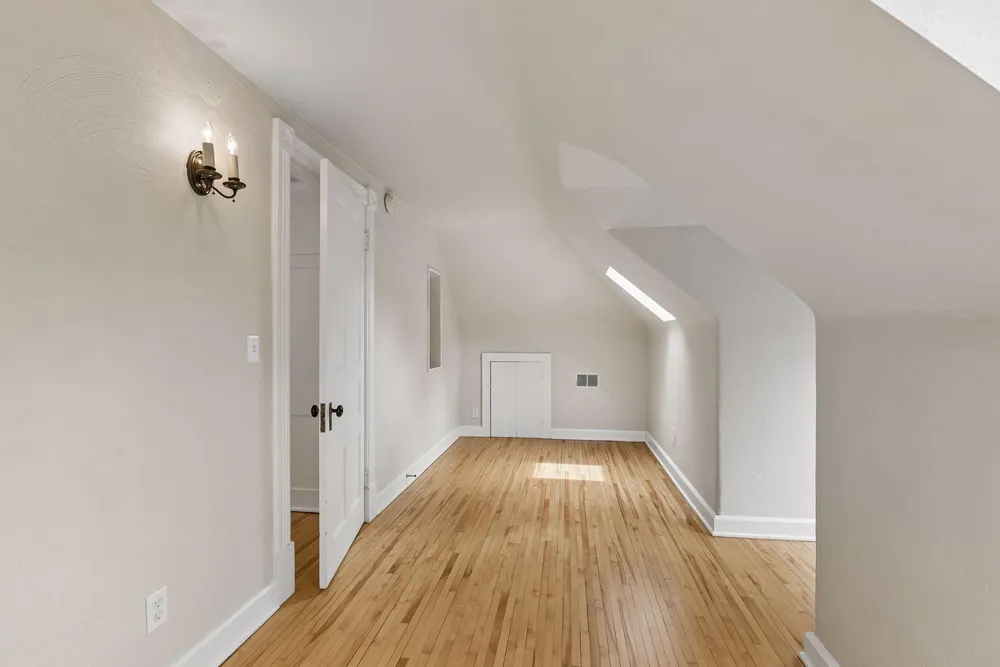 818 Goodrich Ave, St Paul, MN 55105-3345