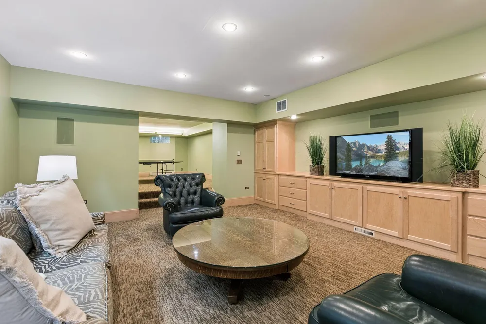 818 Goodrich Ave, St Paul, MN 55105-3345