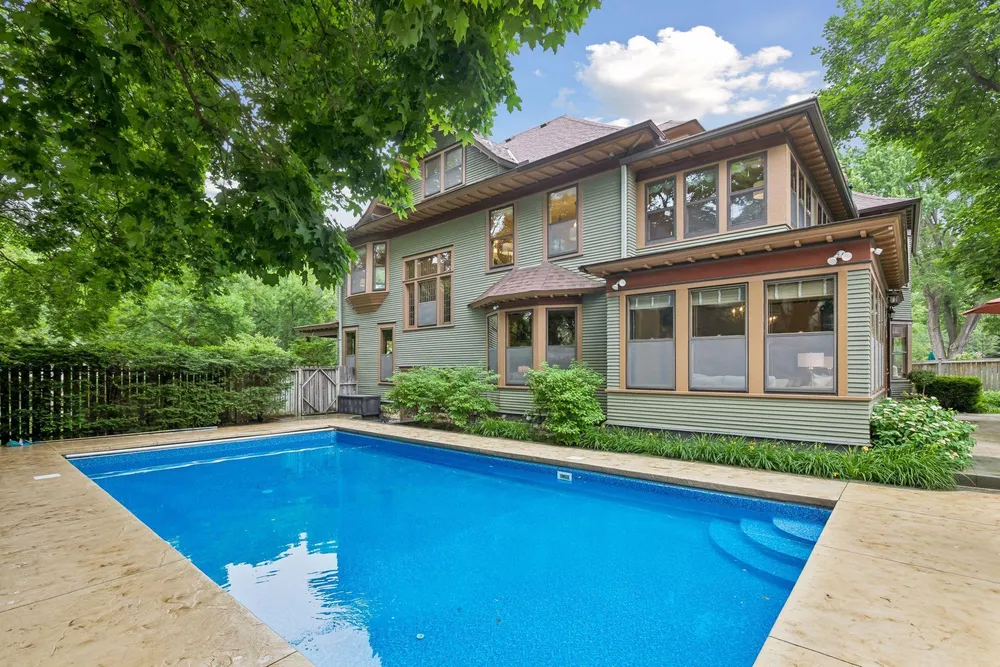 818 Goodrich Ave, St Paul, MN 55105-3345