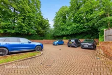 Holden Avenue, London