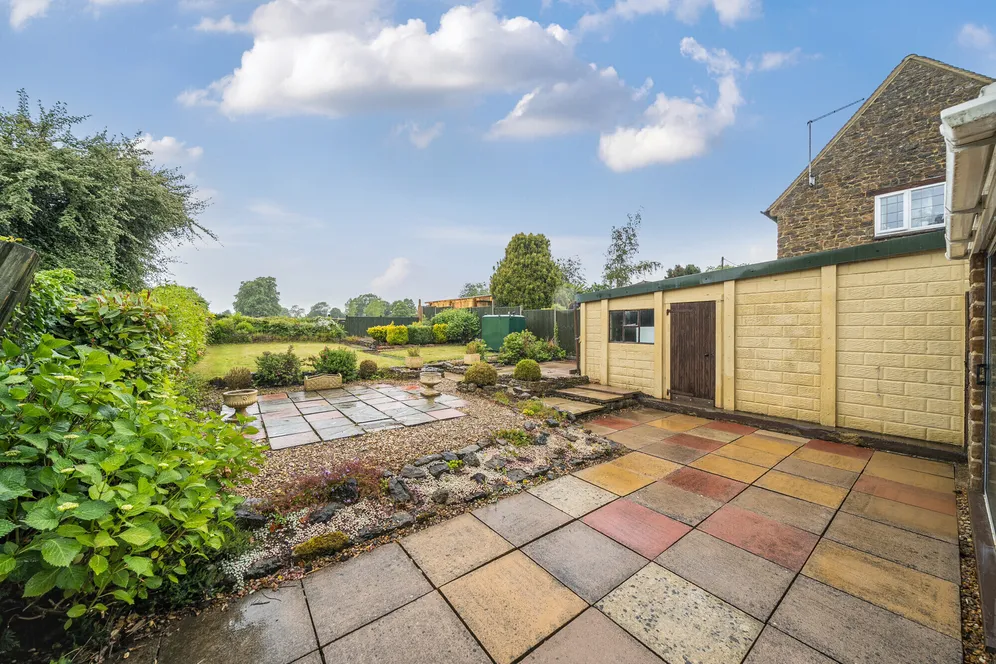 Lime Avenue, Eydon, NN11 photo 8