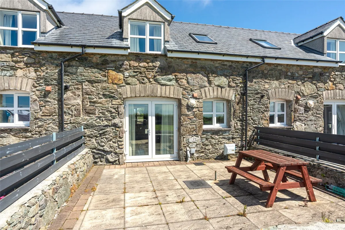 Llangefni, Isle of Anglesey, LL77