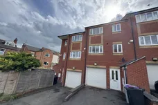Empire Court, GRANTHAM