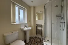 Empire Court, GRANTHAM