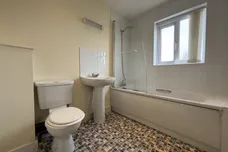 Empire Court, GRANTHAM