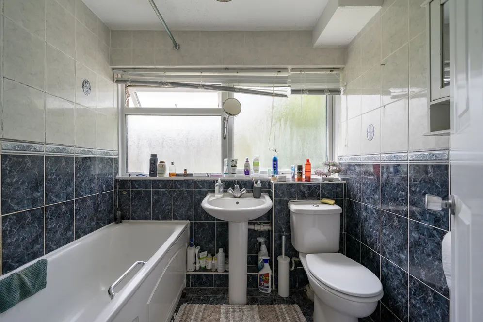 The Knoll, Ealing, W13 photo 6