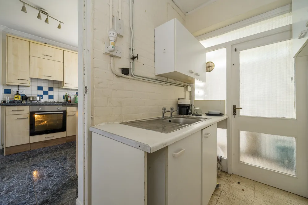 The Knoll, Ealing, W13 photo 9