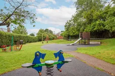 The Knoll, Ealing, W13 photo 12