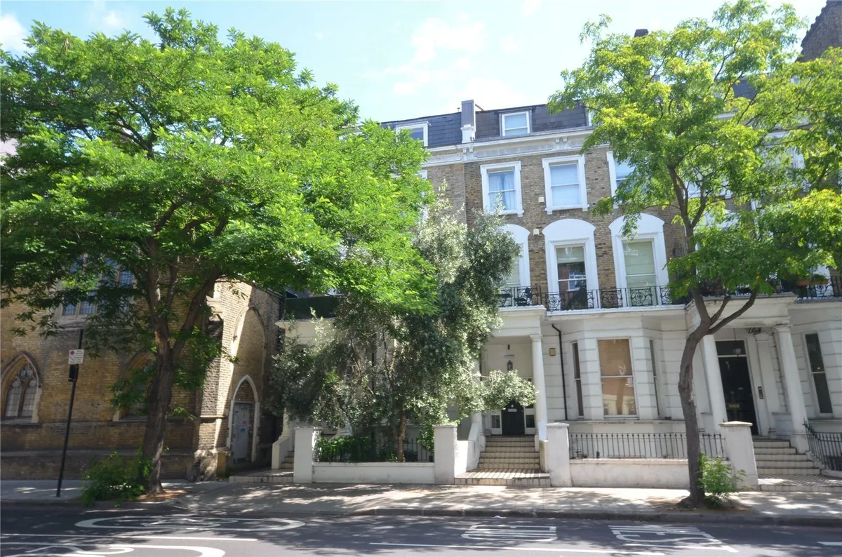 Earls Court Road, Kensington, London, W8