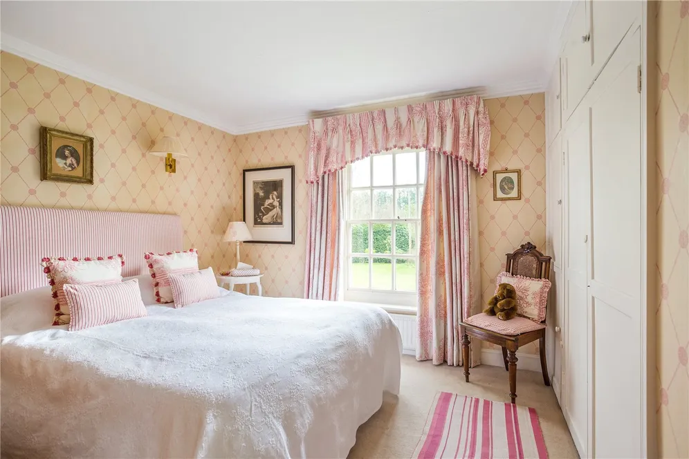 Ermin Street, Hungerford, RG17 photo 12