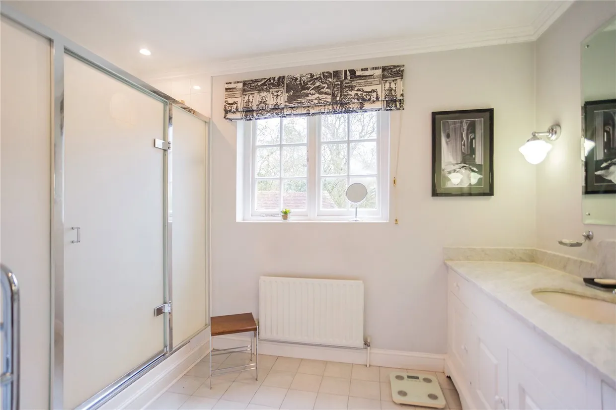 Ermin Street, Hungerford, RG17 photo 14