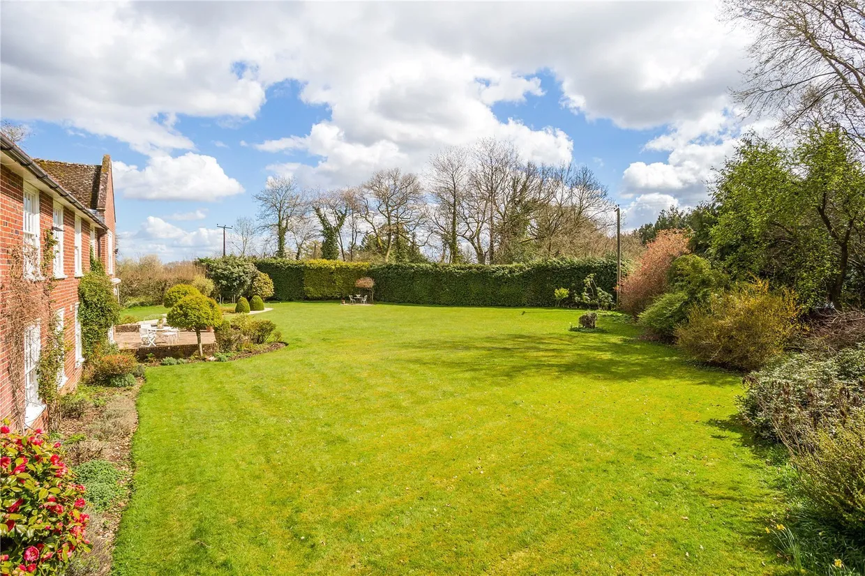 Ermin Street, Hungerford, RG17 photo 15