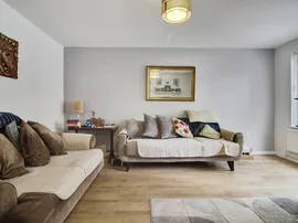 Peartree Lane, Welwyn Garden City thumb 3