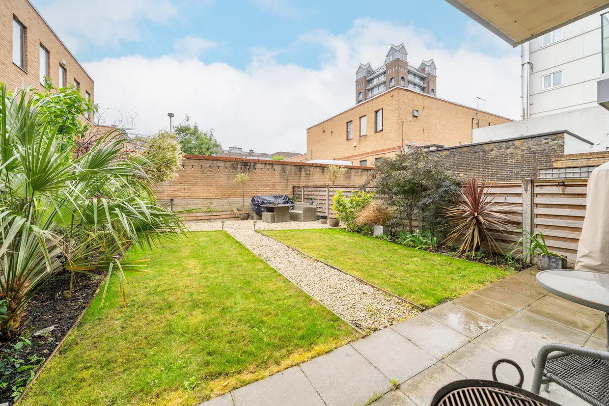 10 Chatfield Road, London, SW11 photo 13