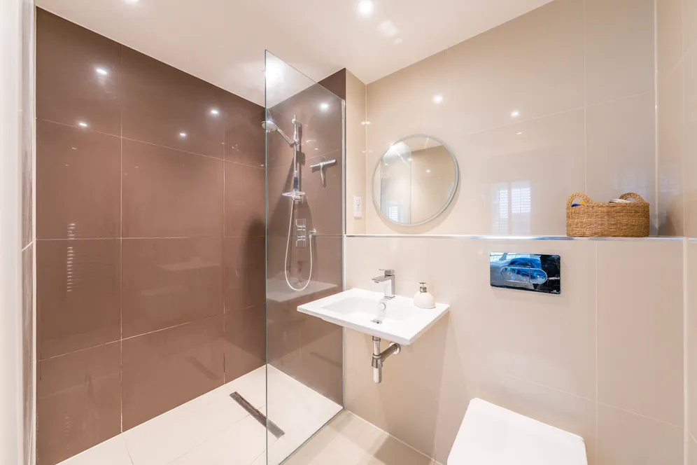 10 Chatfield Road, London, SW11 photo 17