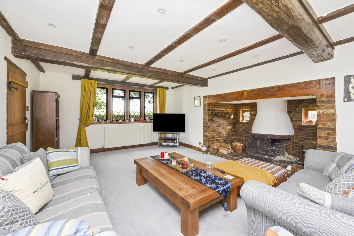 Bashurst Hill, Horsham, RH13 photo 3