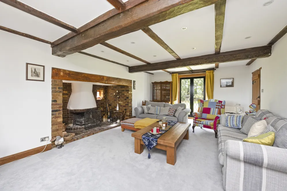 Bashurst Hill, Horsham, RH13 photo 4